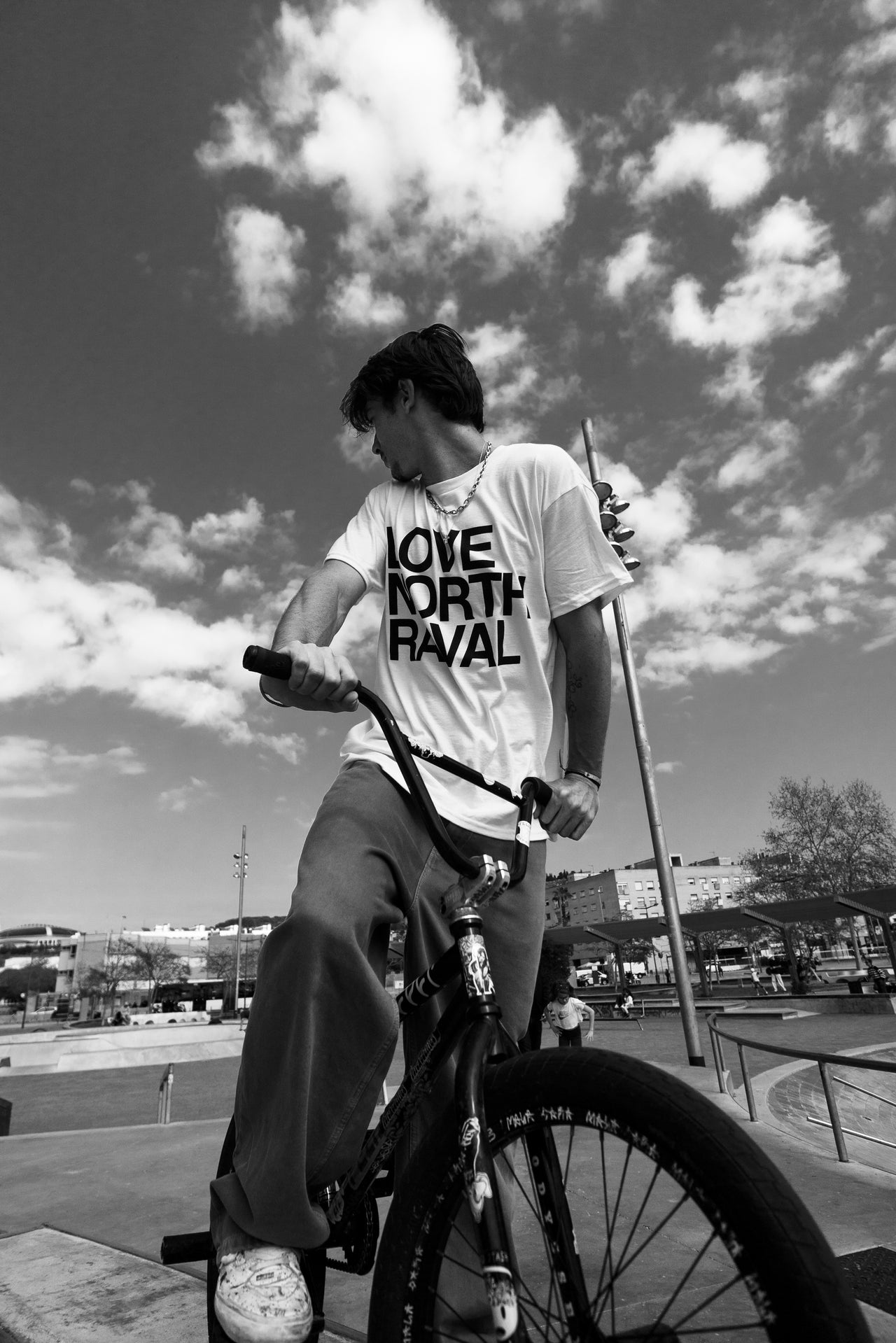 LOVE NORTH RAVAL TEE WHITE TEE